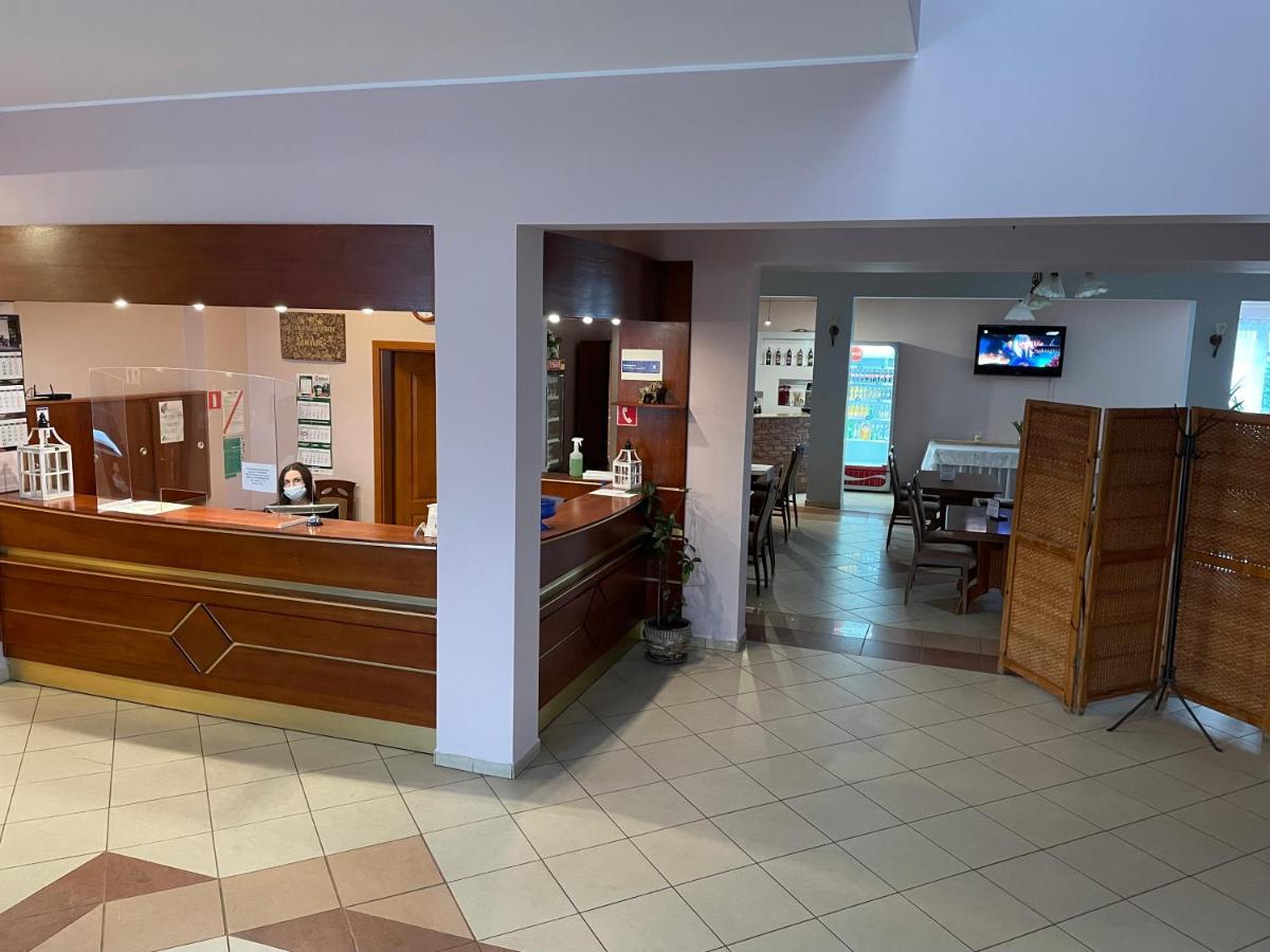 Hotel Dowhan Nowe Exterior photo